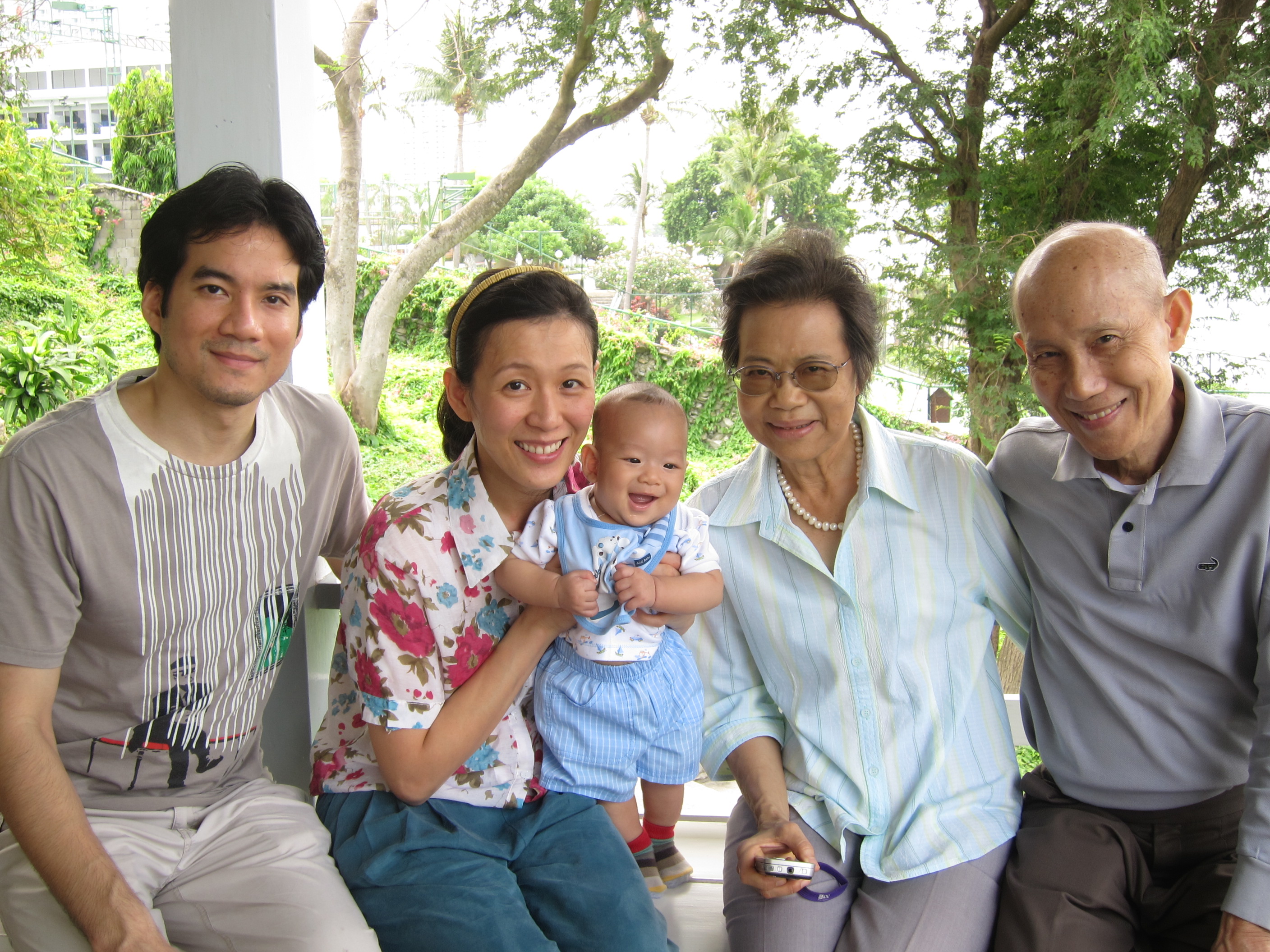 ครอบครัว ศมกฤต กฤษณามระ