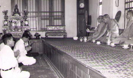 สวดพระอภิธรรม กงเต๊ก และพิธีฝังศพ คุณพ่อเมี่ยงซอย แซ่โค้ว