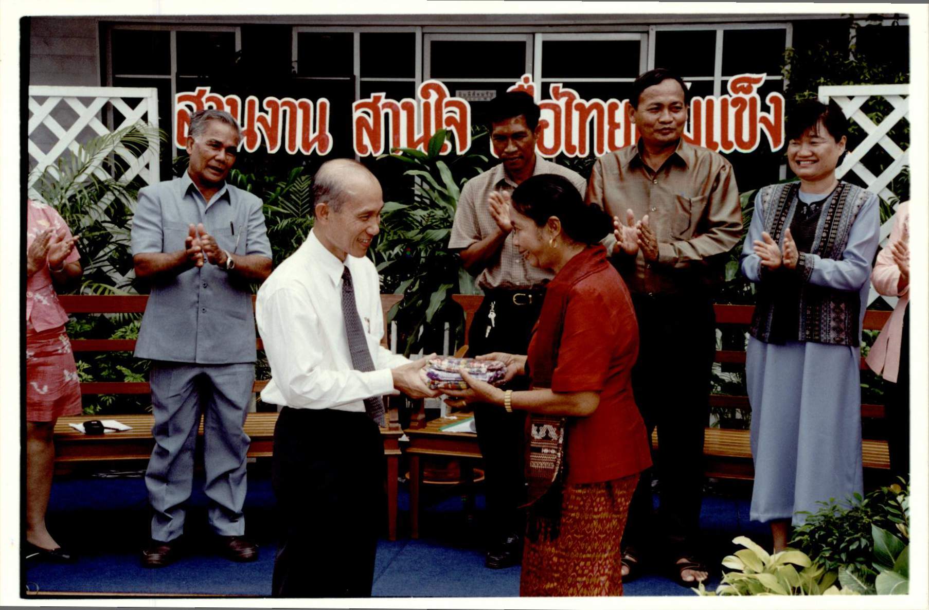 พิธีเปิดสำนักงาน พอช. และเวทีใจประสานใจ