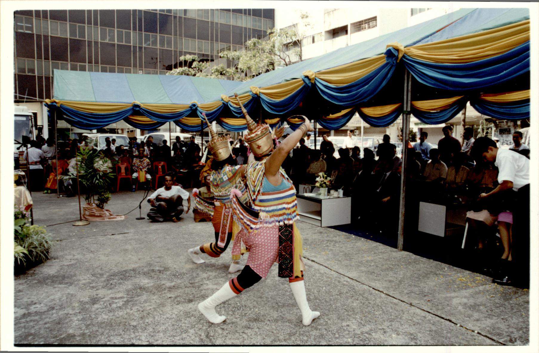 พิธีเปิดสำนักงาน พอช. และเวทีใจประสานใจ